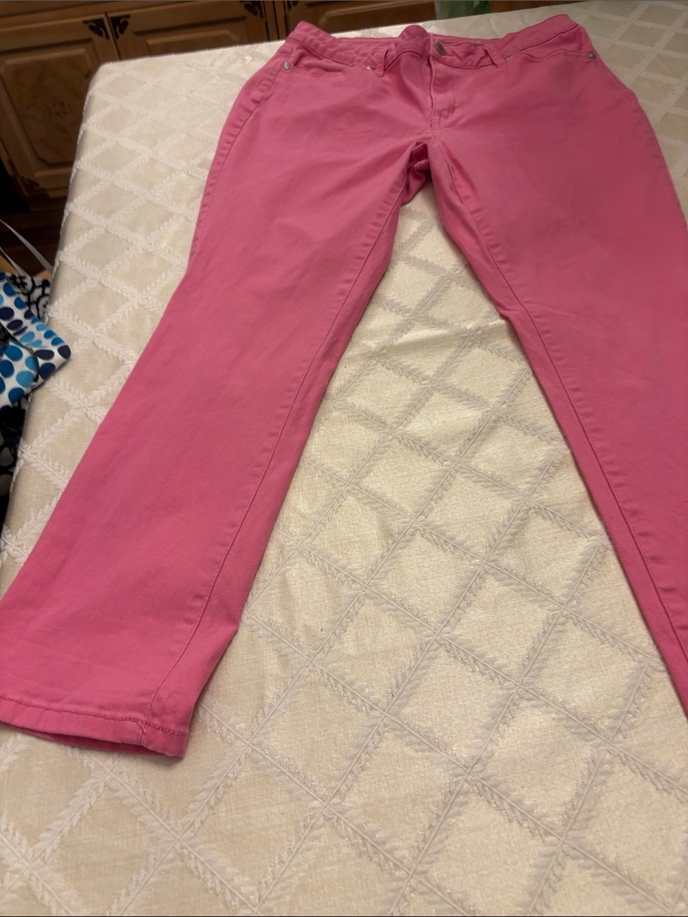 Women’s Bubble Gum Pink Ankle CropJeans